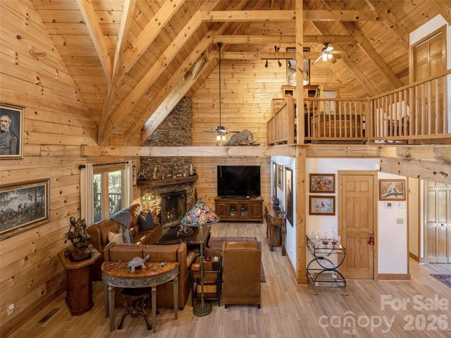 622 Oleta Road, Hendersonville, NC 28792