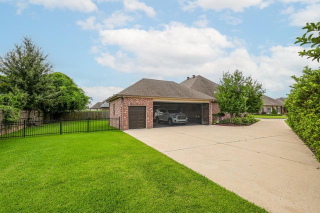 242 Jaden Lane, Houma, LA 70360