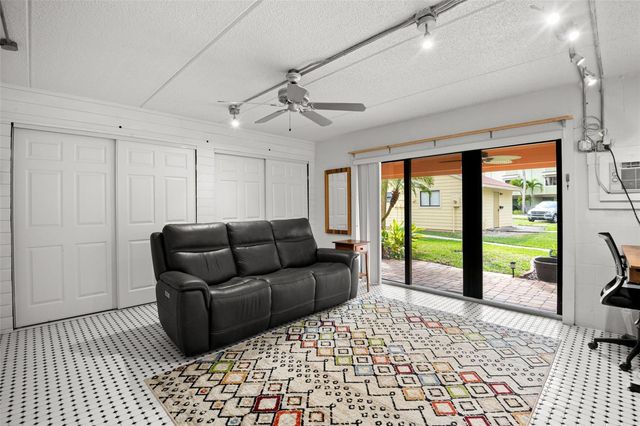 529 SANDY HOOK ROAD, Treasure Island, FL 33706