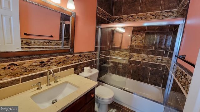 12132 TANGO LN, Woodbridge, VA 22193