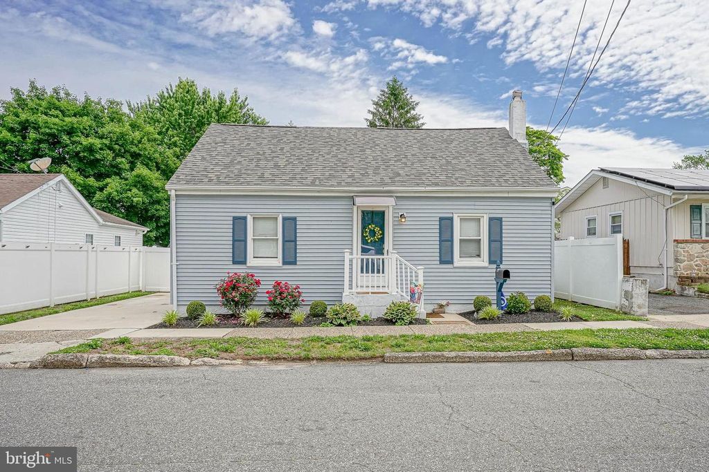 715 ASBURY AVE, National Park, NJ 08063
