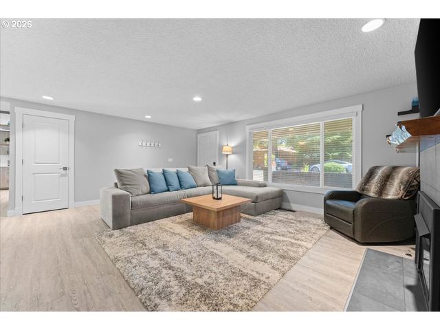 6075 Sw 171ST Ave, Beaverton, OR 97007