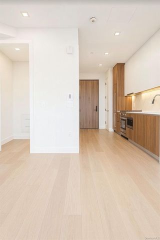 35-32 Leavitt Street, Flushing, NY 11354