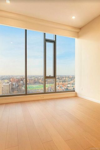 35-32 Leavitt Street, Flushing, NY 11354