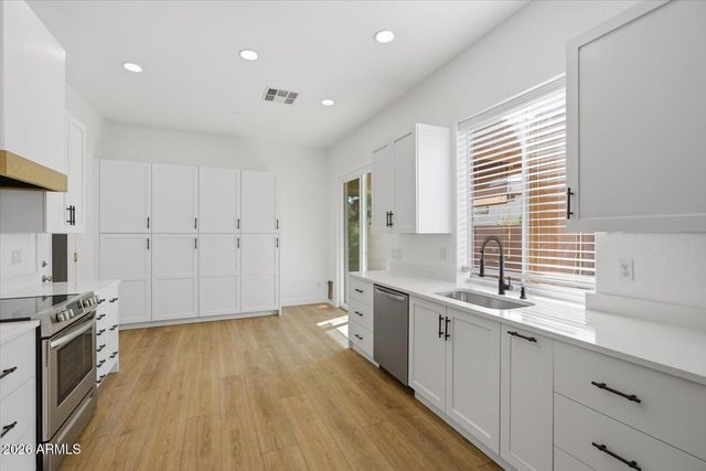2224 S HARPER Avenue, Mesa, AZ 85209