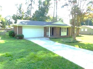 879 Forest Ridge SE Drive, Marietta, GA 30067