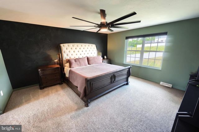 925 RIPPLE DR, Hanover, PA 17331