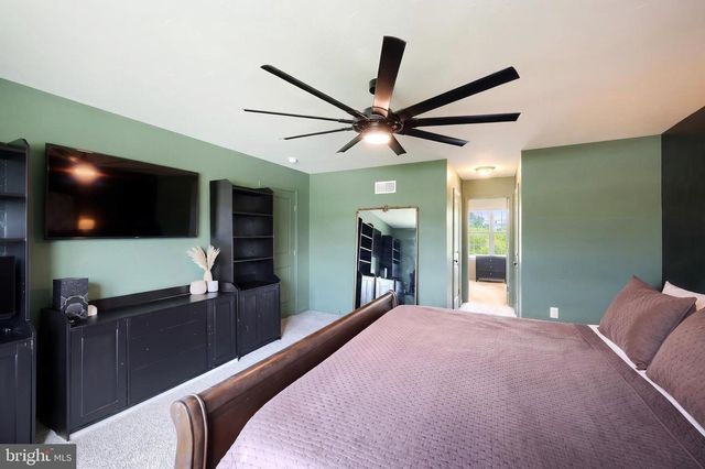 925 RIPPLE DR, Hanover, PA 17331