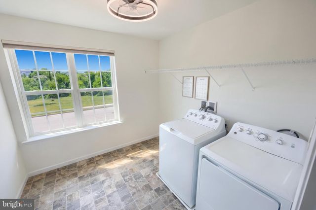 925 RIPPLE DR, Hanover, PA 17331