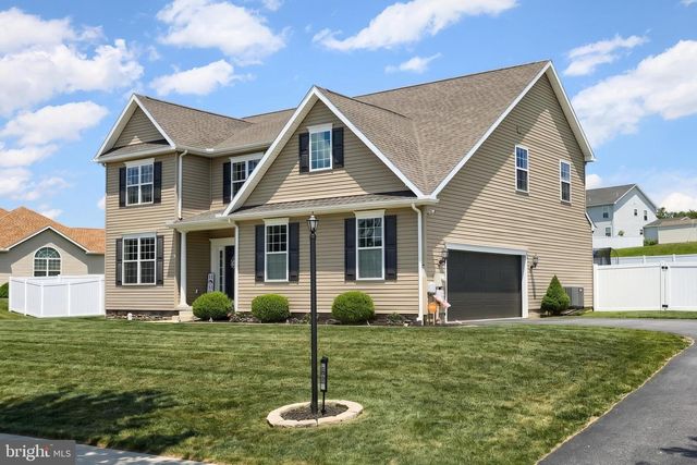 925 RIPPLE DR, Hanover, PA 17331
