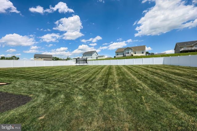 925 RIPPLE DR, Hanover, PA 17331