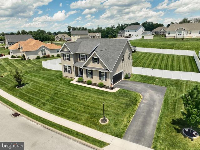 925 RIPPLE DR, Hanover, PA 17331