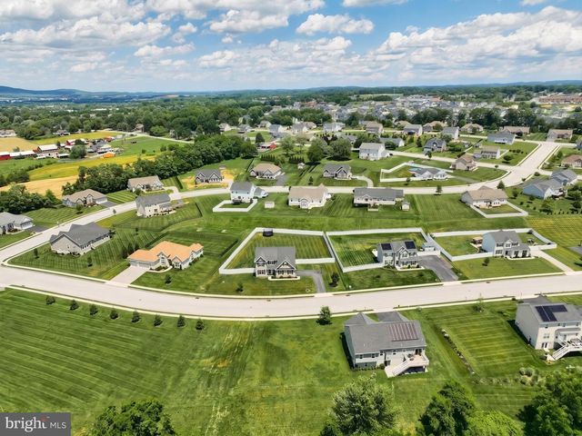 925 RIPPLE DR, Hanover, PA 17331