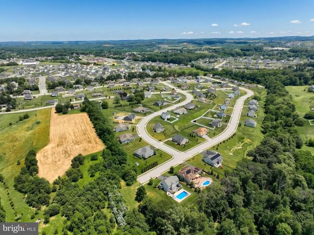 925 RIPPLE DR, Hanover, PA 17331