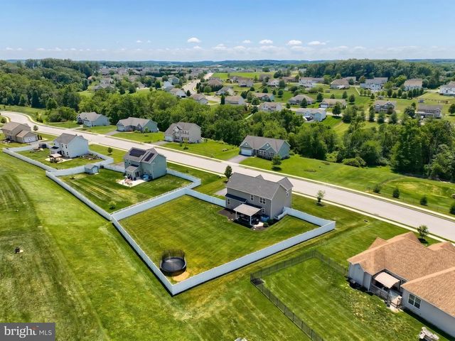 925 RIPPLE DR, Hanover, PA 17331