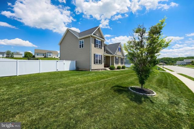 925 RIPPLE DR, Hanover, PA 17331