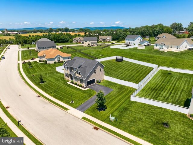 925 RIPPLE DR, Hanover, PA 17331