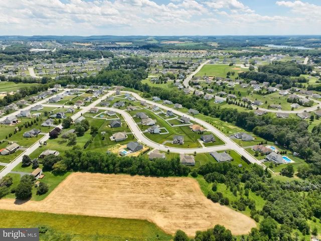 925 RIPPLE DR, Hanover, PA 17331