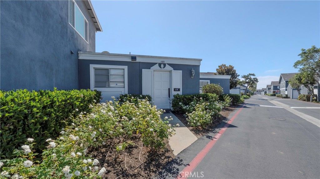 160 Yorktown, Costa Mesa, CA 92626 — photo 2