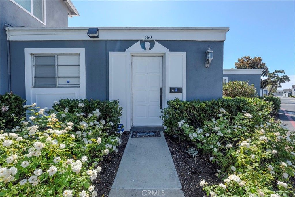 160 Yorktown, Costa Mesa, CA 92626 — photo 3