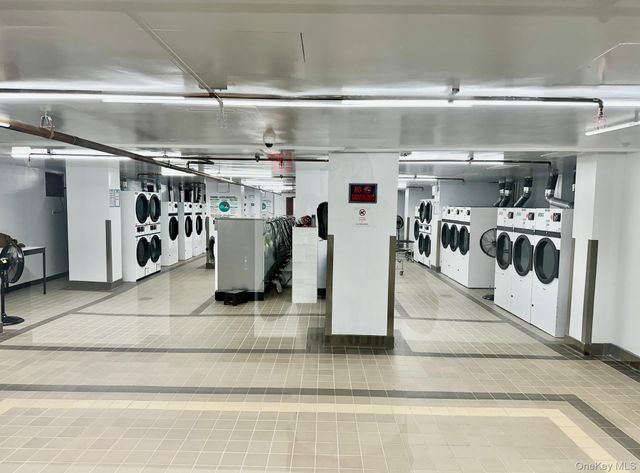 61-20 Grand Central Parkway A1407, Forest Hills, NY 11375