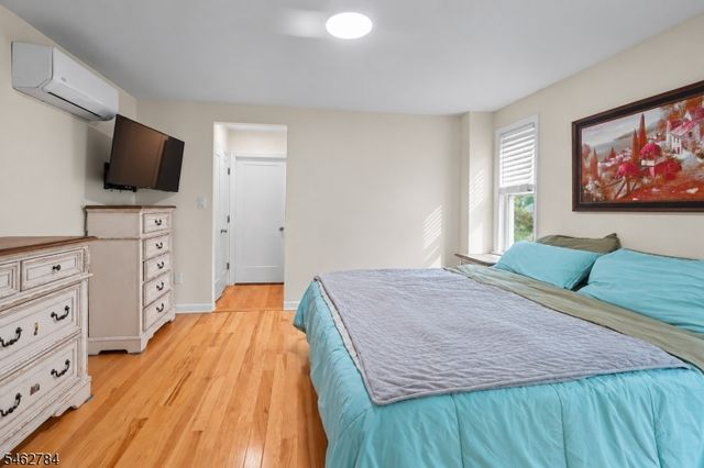 35 Clinton St, Bloomfield Twp., NJ 07003