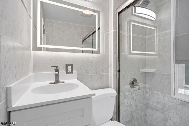35 Clinton St, Bloomfield Twp., NJ 07003