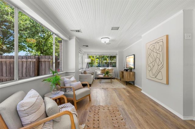 230 27TH STREET N, St Petersburg, FL 33713