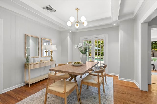 230 27TH STREET N, St Petersburg, FL 33713