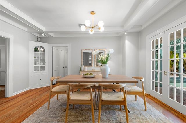 230 27TH STREET N, St Petersburg, FL 33713