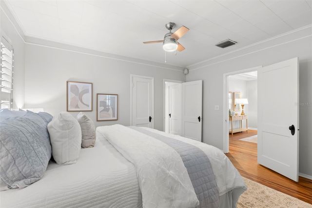 230 27TH STREET N, St Petersburg, FL 33713