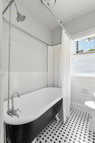 230 27TH STREET N, St Petersburg, FL 33713