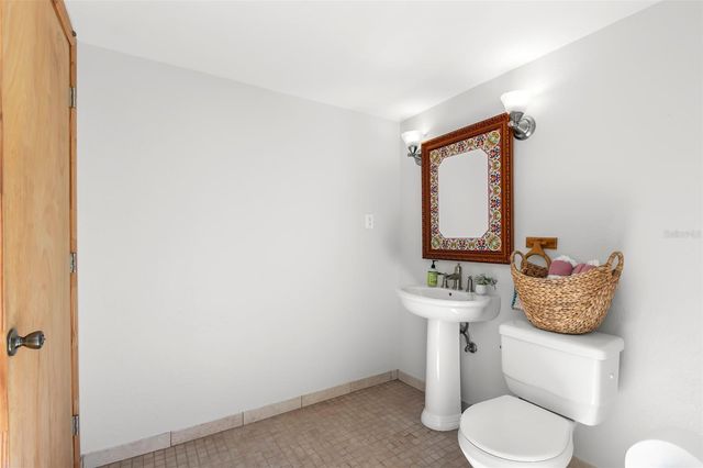 230 27TH STREET N, St Petersburg, FL 33713