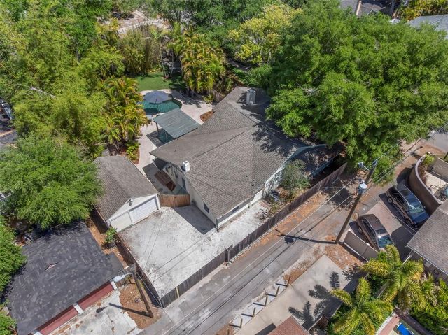 230 27TH STREET N, St Petersburg, FL 33713