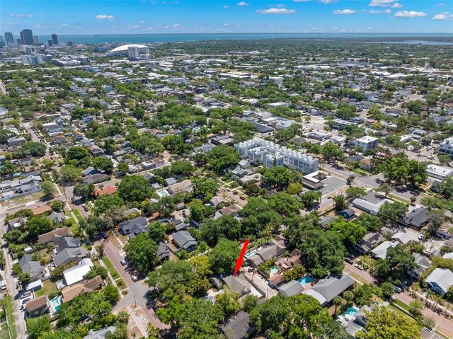 230 27TH STREET N, St Petersburg, FL 33713