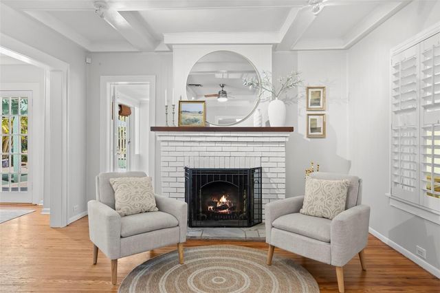 230 27TH STREET N, St Petersburg, FL 33713