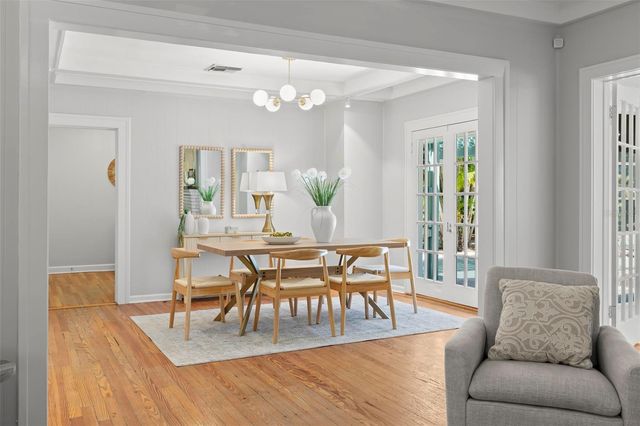 230 27TH STREET N, St Petersburg, FL 33713