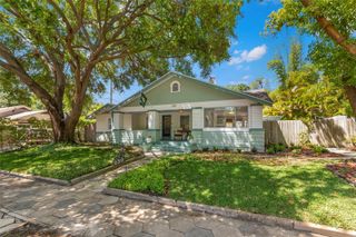 230 27TH STREET N, St Petersburg, FL 33713
