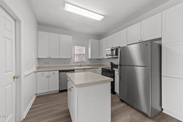 204 Mccarthy Drive, Clayton, NC 27527