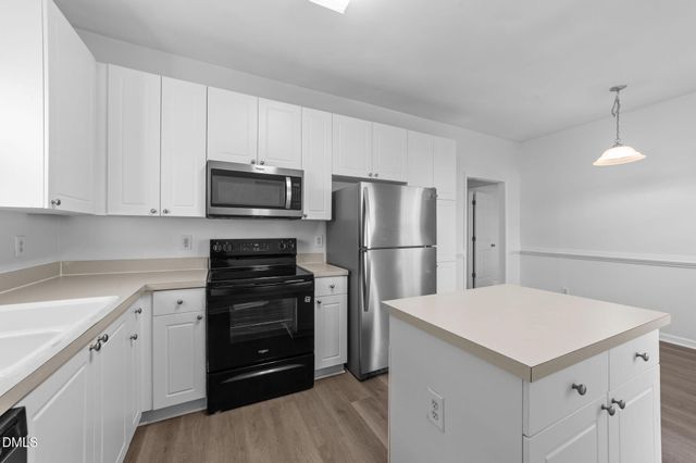 204 Mccarthy Drive, Clayton, NC 27527