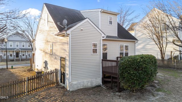 204 Mccarthy Drive, Clayton, NC 27527