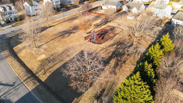 204 Mccarthy Drive, Clayton, NC 27527