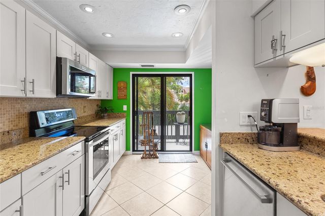 1702 GLENHOUSE DRIVE 410, Sarasota, FL 34231