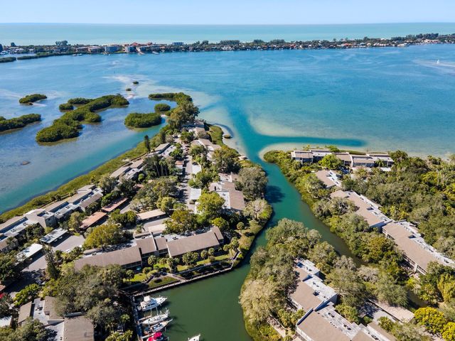 1702 GLENHOUSE DRIVE 410, Sarasota, FL 34231