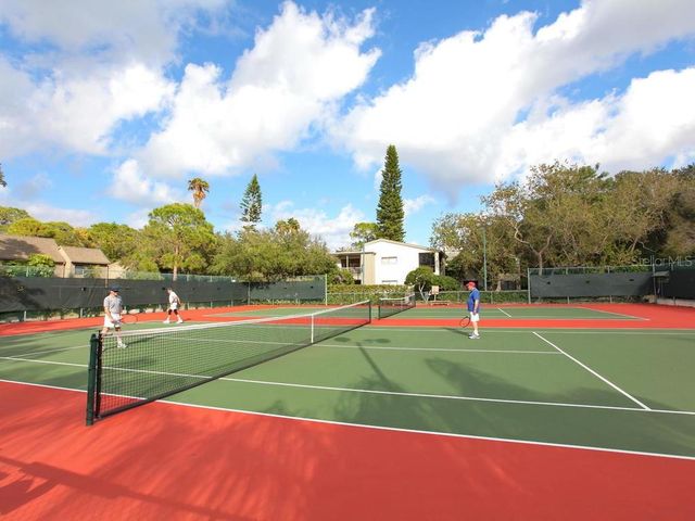 1702 GLENHOUSE DRIVE 410, Sarasota, FL 34231