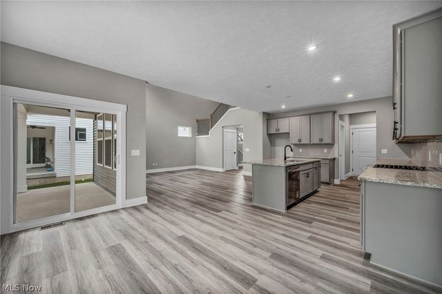 2081 Glenmont Drive, Brunswick, OH 44212