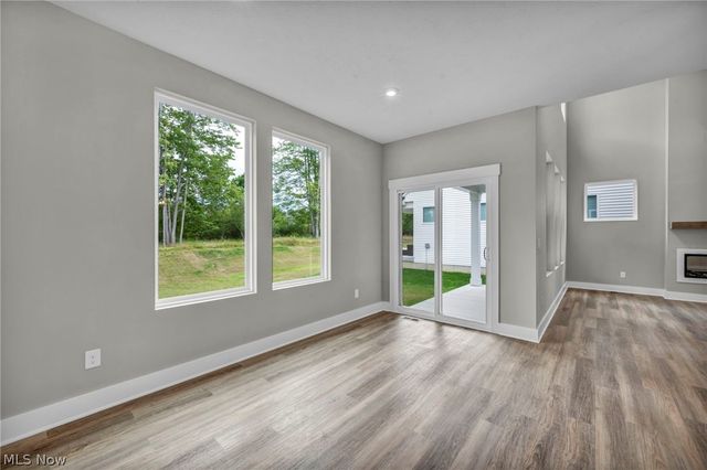 2081 Glenmont Drive, Brunswick, OH 44212