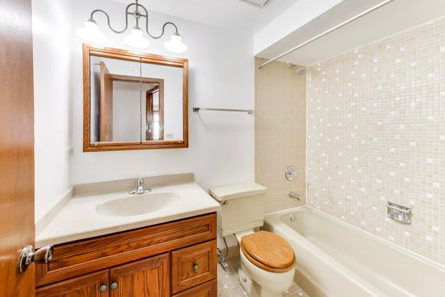 2325 N Neva Avenue 302B, Chicago, IL 60707