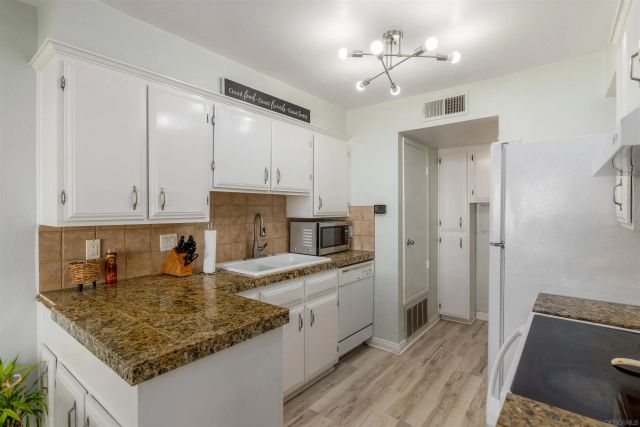 10331 Santana Ranch Drive, Santee, CA 92071