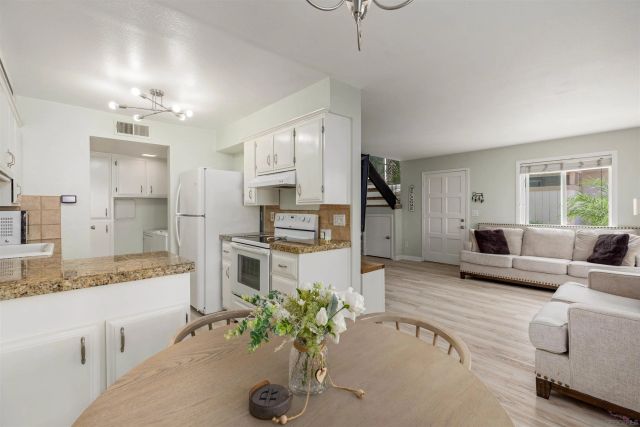 10331 Santana Ranch Drive, Santee, CA 92071